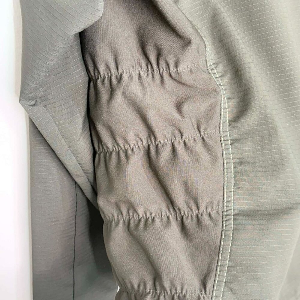 Nike Dri-FIT womens Taupe/olive green colored full zip Lightweight Jacket (1094) - Picture 4 of 8